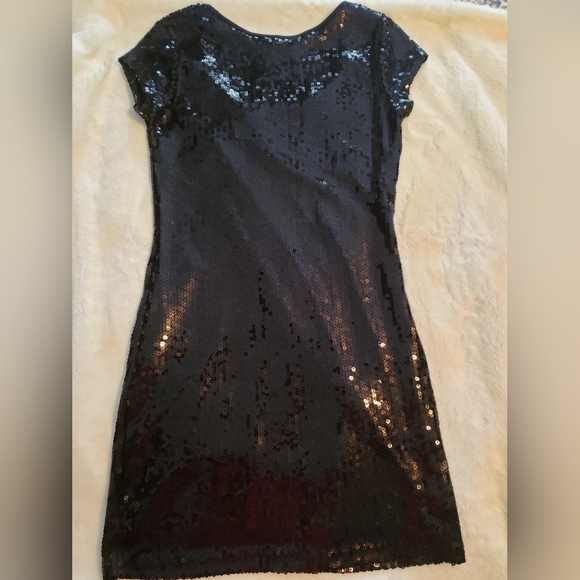 Black Sequin Demanding dressSize M - Picture 2 of 3